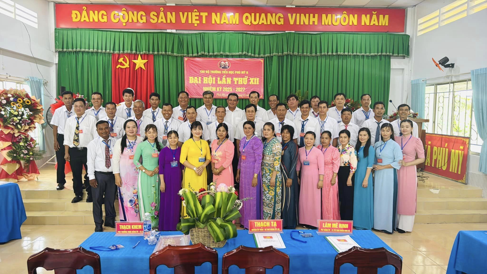 Chi bộ trường tiểu học Phú Mỹ B, xã Phú Mỹ tổ chức Đại hội Chi bộ nhiệm kỳ 2025 - 2027.